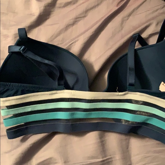 Vs bra - Picture 2 of 3